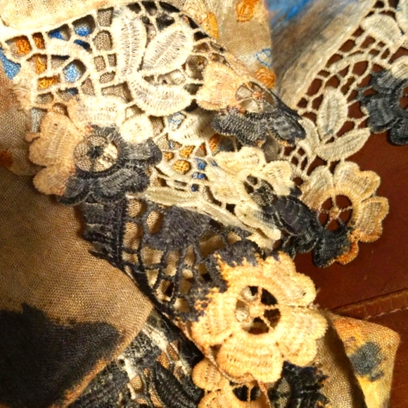 Origami by Vivian, Lace crochet/Embroidered, sleeveless, leopard print, cardigan - Picture 5 of 6